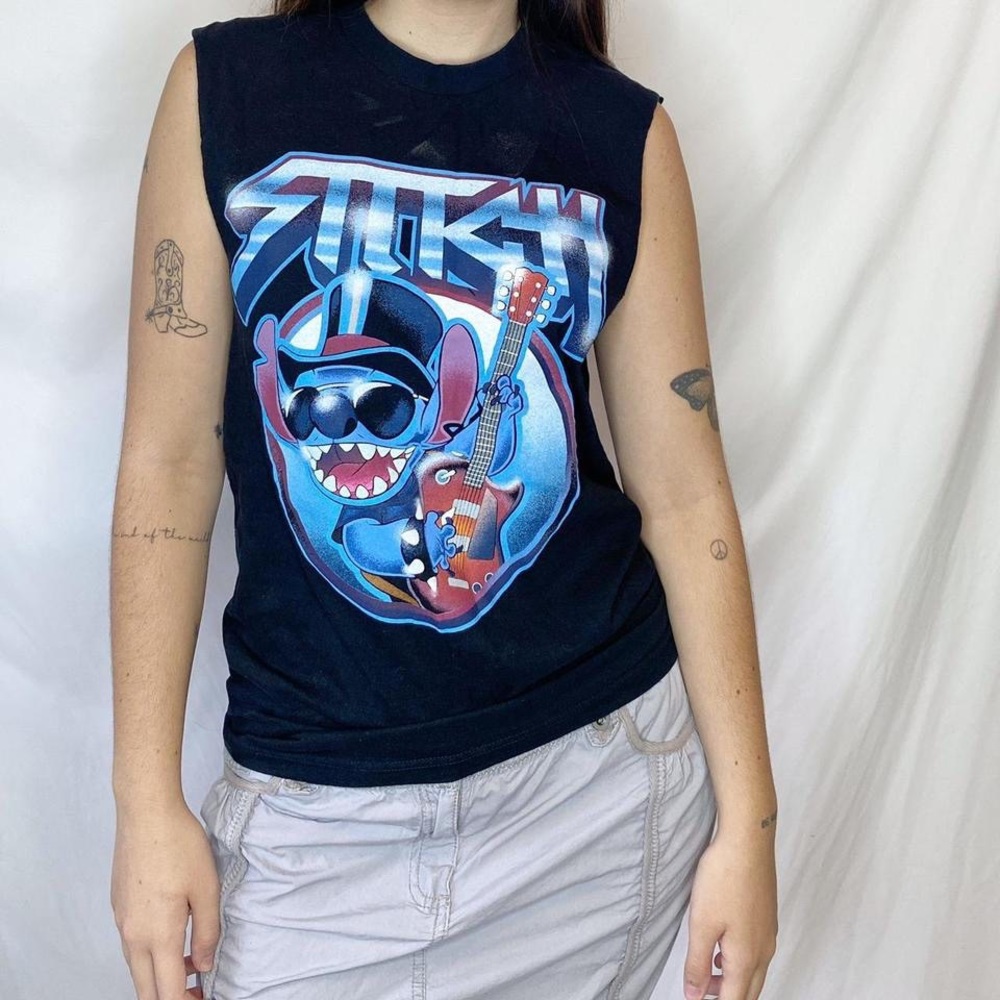 DISNEY stitch graphic tee
